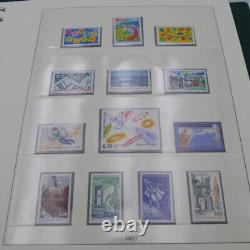 Collection de timbres français de 1989 à 1997, Nouvelle et complète, dans un album.