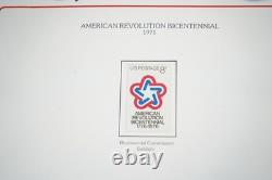 Collection de timbres neufs de plus de 400 pièces de l'ère du bicentenaire américain 1976, stockée dans un album