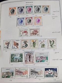 Collection de timbres neufs principalement de Monaco dans un album Minkus