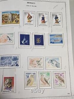 Collection de timbres neufs principalement de Monaco dans un album Minkus