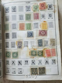 Collection de timbres-poste internationaux de la Monnaie dans l'album de luxe Statesman ++