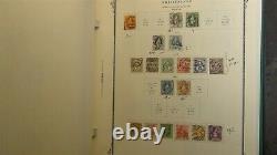 Collection de timbres suisses dans l'album spécialisé Scott est de 1625 timbres environ