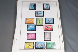 Collection de timbres tous neufs de Saint-Marin 1899-1976 de 399 sur pages d'album