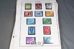 Collection de timbres tous neufs de Saint-Marin 1899-1976 de 399 sur pages d'album