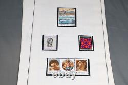 Collection de timbres tous neufs de Saint-Marin 1899-1976 de 399 sur pages d'album