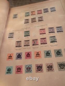 Collection de timbres vintage Plus du monde entier des années 1800 dans un album Schwanberg Briefmarken