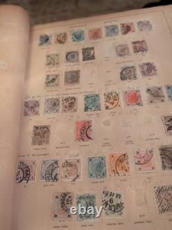 Collection de timbres vintage Plus du monde entier des années 1800 dans un album Schwanberg Briefmarken