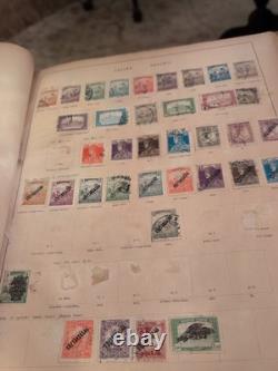 Collection de timbres vintage Plus du monde entier des années 1800 dans un album Schwanberg Briefmarken