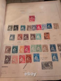 Collection de timbres vintage Plus du monde entier des années 1800 dans un album Schwanberg Briefmarken