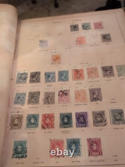 Collection de timbres vintage Plus du monde entier des années 1800 dans un album Schwanberg Briefmarken