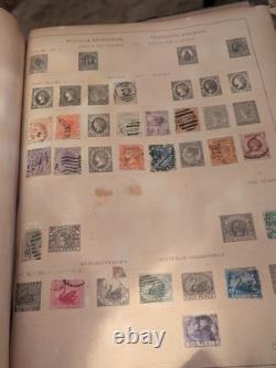 Collection de timbres vintage Plus du monde entier des années 1800 dans un album Schwanberg Briefmarken
