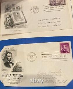 Collection de timbres vintage / anciens d'une valeur de plus de 200 $ et de cartes postales anciennes de premier jour de collection.