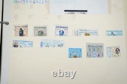 Collection des colonies du Portugal de plus de 850 timbres neufs et oblitérés dans un album sur feuilles de stock