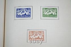 Collection éclectique de timbres aériens et de carrés découpés du monde et des États-Unis, album fait maison