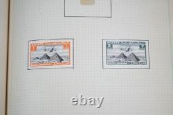 Collection éclectique de timbres aériens et de carrés découpés du monde et des États-Unis, album fait maison