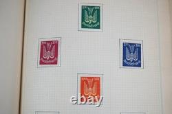 Collection éclectique de timbres aériens et de carrés découpés du monde et des États-Unis, album fait maison