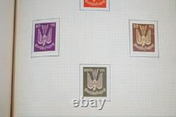 Collection éclectique de timbres aériens et de carrés découpés du monde et des États-Unis, album fait maison