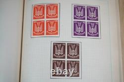 Collection éclectique de timbres aériens et de carrés découpés du monde et des États-Unis, album fait maison