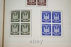 Collection éclectique de timbres aériens et de carrés découpés du monde et des États-Unis, album fait maison