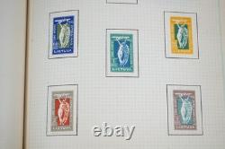 Collection éclectique de timbres aériens et de carrés découpés du monde et des États-Unis, album fait maison