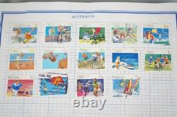 Collection mondiale A Pays de 2 400+ timbres neufs et d'occasion dans un album