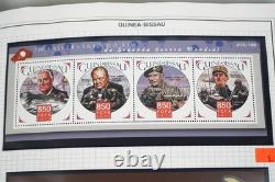 Collection mondiale de la Seconde Guerre mondiale de 165 timbres et 60 feuillets-souvenir stockés dans un album