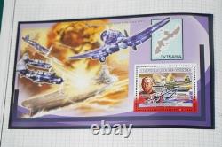 Collection mondiale de la Seconde Guerre mondiale de 165 timbres et 60 feuillets-souvenir stockés dans un album