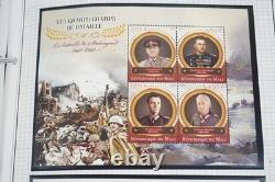 Collection mondiale de la Seconde Guerre mondiale de 165 timbres et 60 feuillets-souvenir stockés dans un album