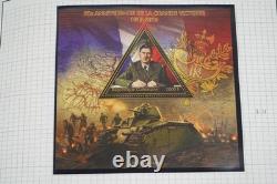 Collection mondiale de la Seconde Guerre mondiale de 165 timbres et 60 feuillets-souvenir stockés dans un album