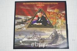 Collection mondiale de la Seconde Guerre mondiale de 165 timbres et 60 feuillets-souvenir stockés dans un album