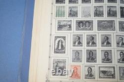 Collection mondiale de plus de 4 350 timbres neufs et oblitérés, conservés dans un album Regent
