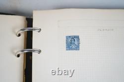 Collection mondiale de près de 2 000 timbres neufs et oblitérés dans un album