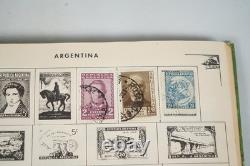 Collection mondiale de près de 2 000 timbres, principalement oblitérés, conservés dans un album