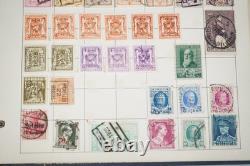 Collection mondiale de près de 2 300 timbres neufs et usagés conservés dans un album