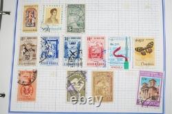 Collection mondiale de timbres V-z de plus de 2 700 exemplaires neufs et usagés stockés dans un album Mystic