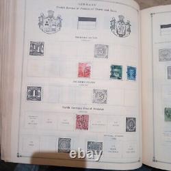 Collection mondiale de timbres dans l'album international Scott 1943 Hitler 1800s historique