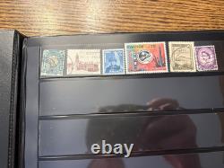 Collection mondiale de timbres de plus de 1 000 timbres dans deux albums, provenant de plus de 50 pays