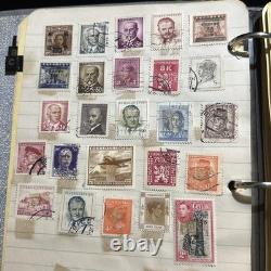 Collection mondiale de timbres neufs conservés dans un album