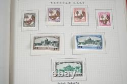 Collection mondiale des années 1920-1940, neuf et oblitéré, 400 timbres, soigneusement présentés dans un album		<br/>	  