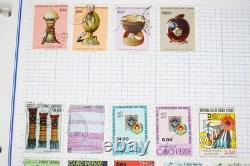 Collection mondiale des pays C de 1 700+ timbres neufs et utilisés dans un album