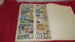Collection mondiale en 3 albums, environ 4700 timbres