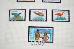 Collection thématique mondiale d'oiseaux de plus de 250 timbres MNH dans un album 1 FDC