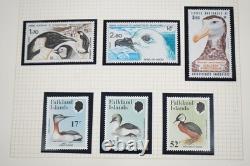 Collection thématique mondiale d'oiseaux de plus de 250 timbres MNH dans un album 1 FDC