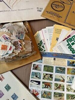 Collections de timbres vintage principalement des États-Unis, quelques timbres du monde entier neufs et usagés Fleetwood