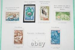FRANCE 1960s-1990s COLLECTION DE PLUS DE 1200 TIMBRES EN GRANDE MAJORITÉ NEUFS STOCKÉS DANS UN ALBUM