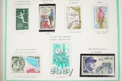 FRANCE 1960s-1990s COLLECTION DE PLUS DE 1200 TIMBRES EN GRANDE MAJORITÉ NEUFS STOCKÉS DANS UN ALBUM