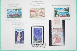 FRANCE 1960s-1990s COLLECTION DE PLUS DE 1200 TIMBRES EN GRANDE MAJORITÉ NEUFS STOCKÉS DANS UN ALBUM