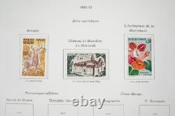 FRANCE 1960s-1990s COLLECTION DE PLUS DE 1200 TIMBRES EN GRANDE MAJORITÉ NEUFS STOCKÉS DANS UN ALBUM