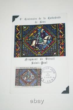 FRANCE ANNÉES 1960-1970 COLLECTION DE TIMBRES D'ART NEUFS ET CARTES MAXIMUM DANS UN ALBUM