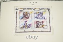 France 1989-2005 Collection de plus de 1 000 timbres neufs et oblitérés conservés dans un album Scott